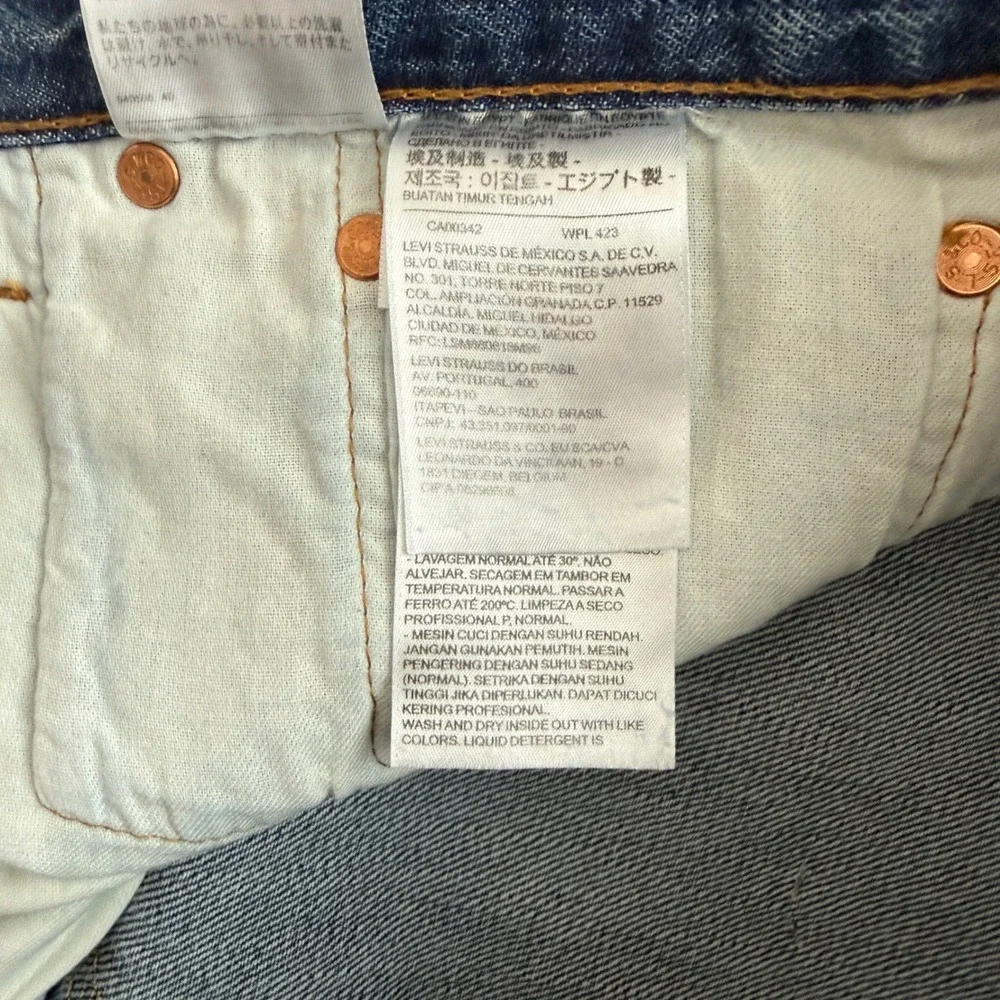 Levis 501 Original Fit Mens Blue Denim Straight Leg Button Fly Jeans 42x34 NWT